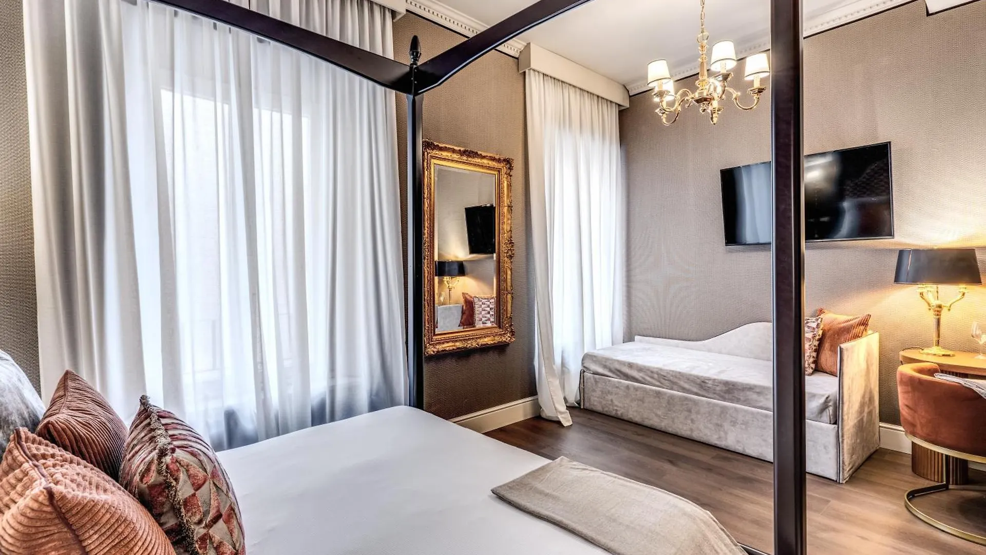 Antica Residenza Del Corso Otel Roma İtalya