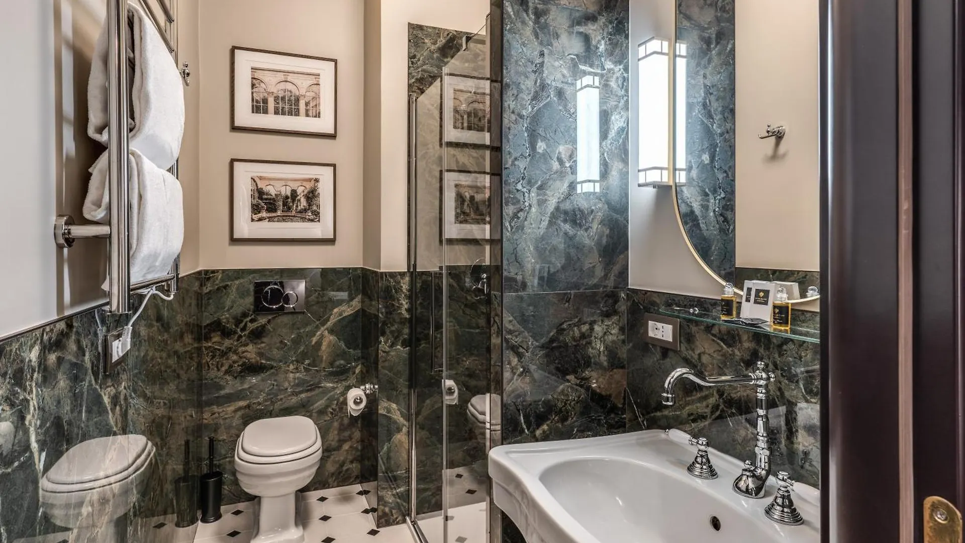Konukevi Antica Residenza Del Corso Otel Roma İtalya
