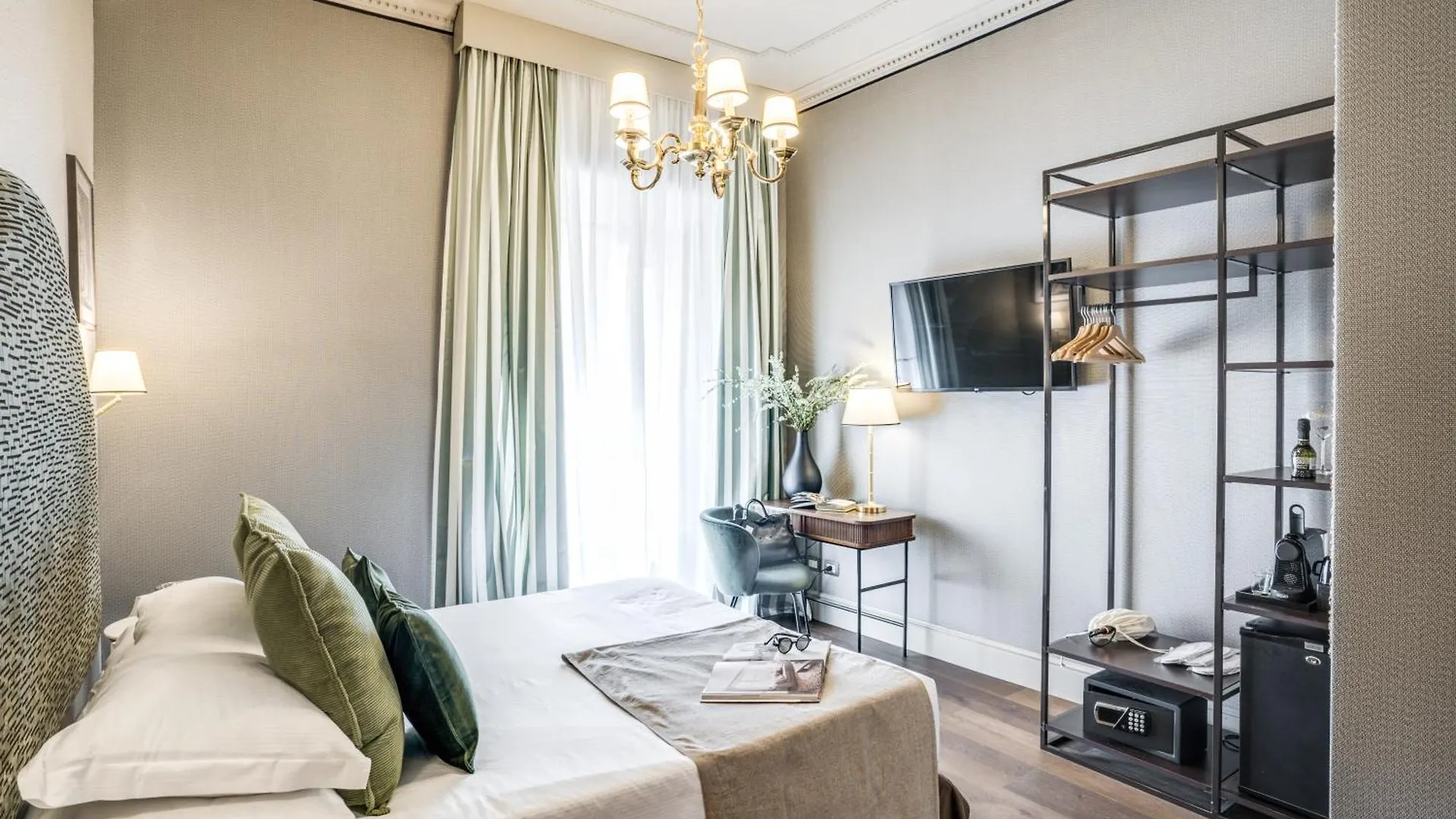 Konukevi Antica Residenza Del Corso Otel Roma