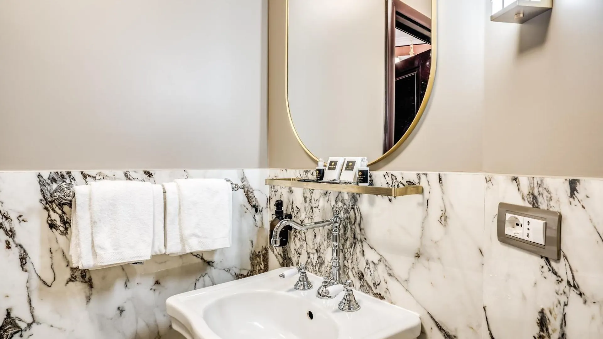 Antica Residenza Del Corso Otel Roma 0*,  İtalya
