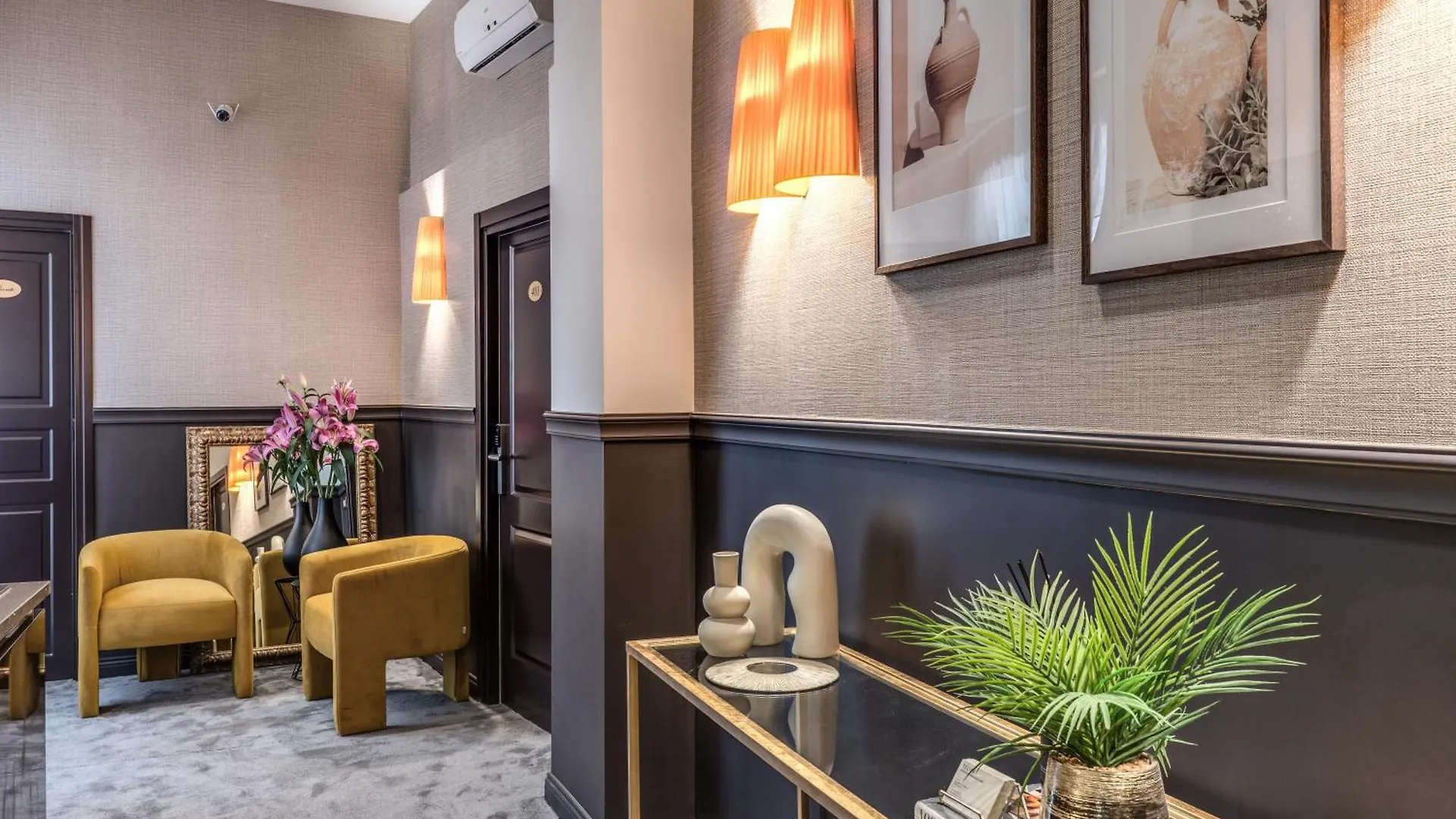 Konukevi Antica Residenza Del Corso Otel Roma İtalya