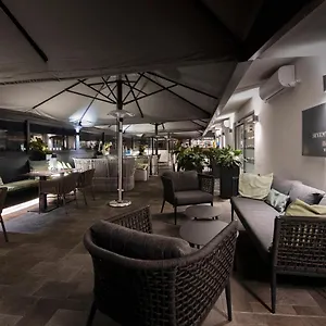 4* Otel 77 Seventy-seven - Maison D'art Collection