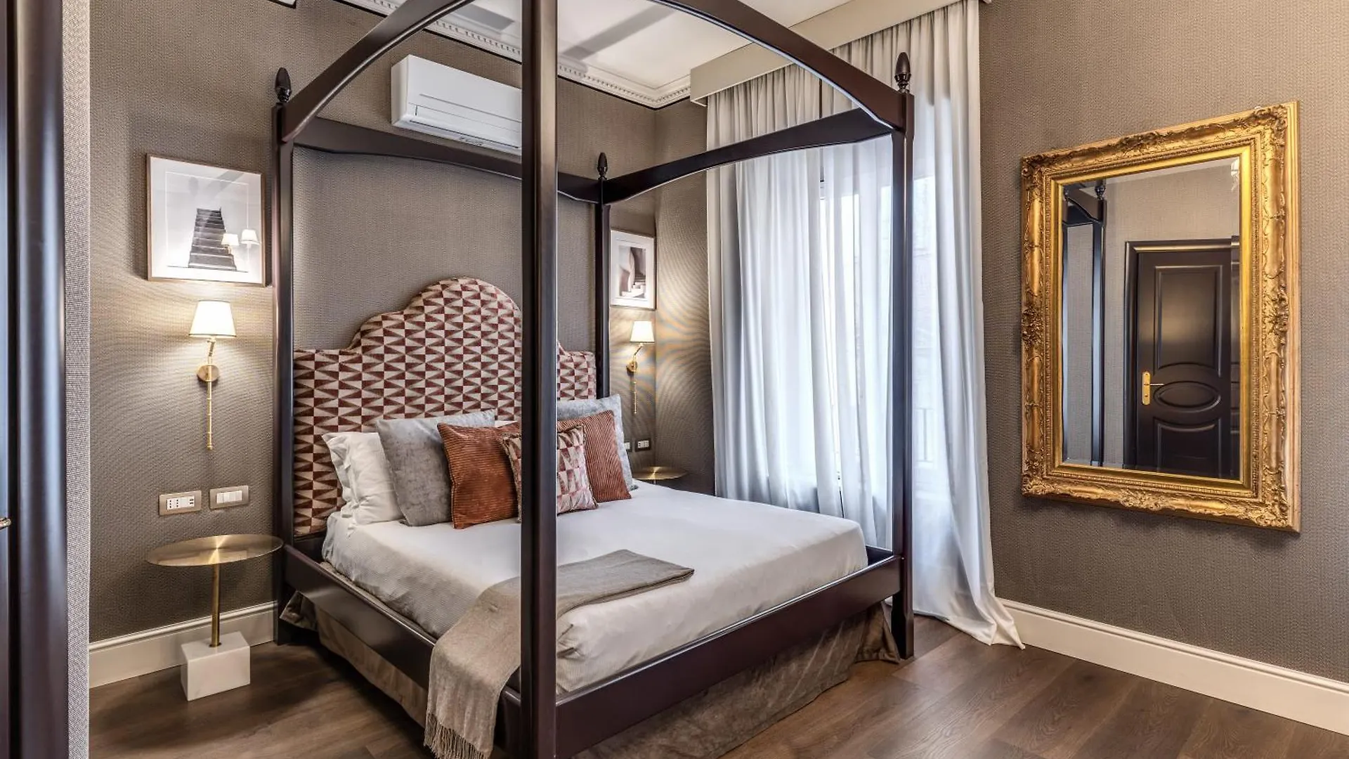 Antica Residenza Del Corso Otel Roma Konukevi