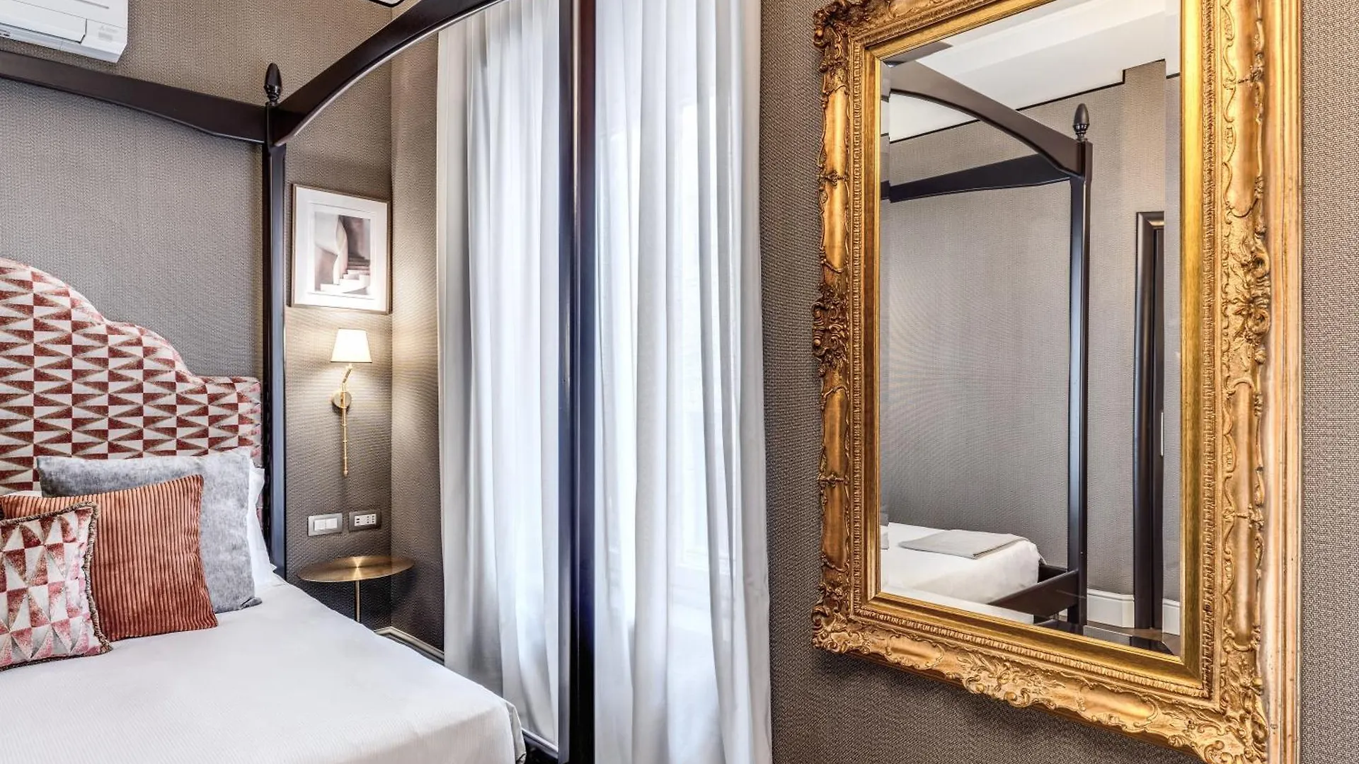 Antica Residenza Del Corso Otel Roma İtalya